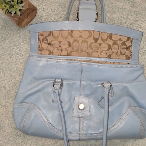 Coach purse - Picture 2 of 6